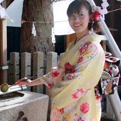 振り袖姿のロケ撮影